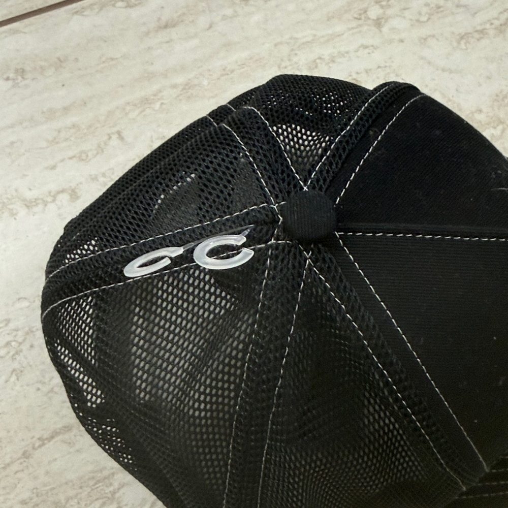 Coach Black and White Logo Cap..NWT..authentic
Unisex .. trucker - Picture 5 of 5